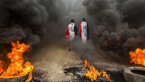 آتش‌زدن کنسولگری ایران در شهر نجف عراق توسط معترضان + عکس، ویدیو - اسپوتنیک افغانستان  