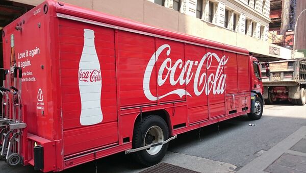 نوشیدن کوکا کولا به جای آب - اسپوتنیک افغانستان  