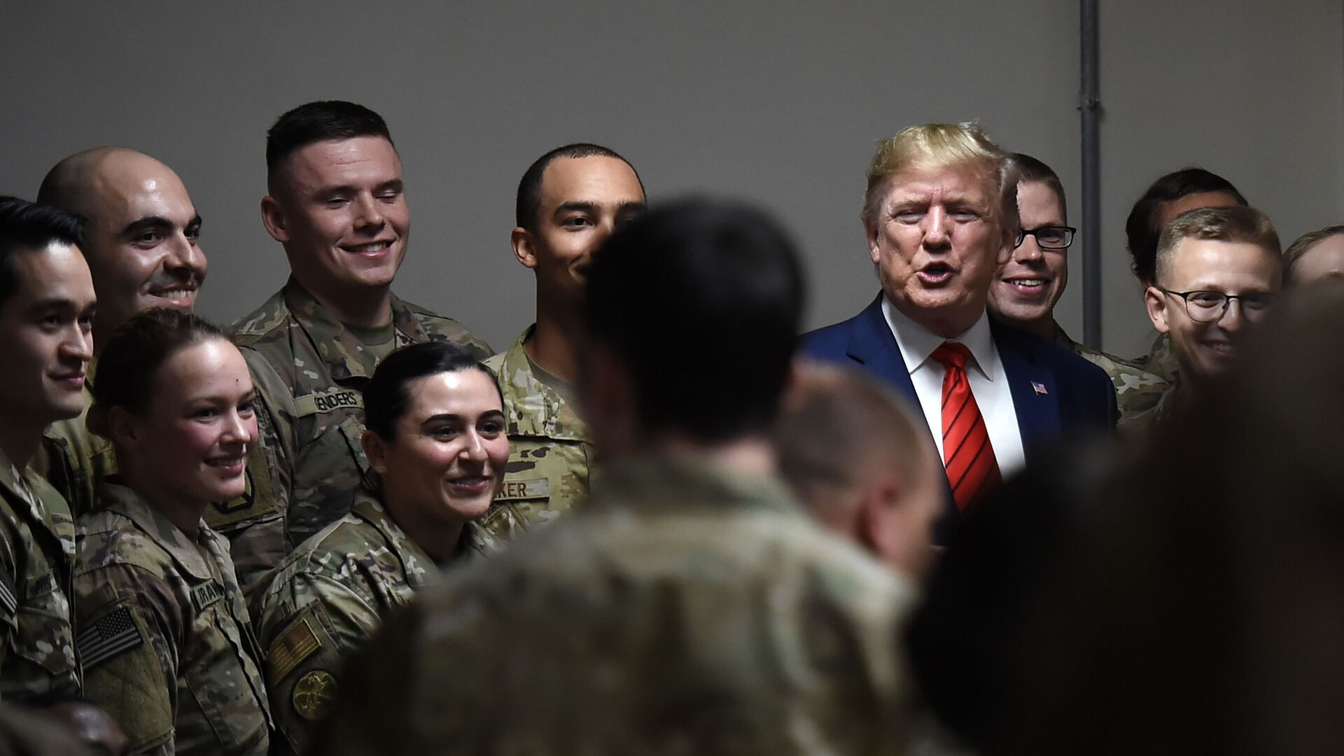 Президент США Дональд Трамп во время посещения американской военной базы в Афганистане - اسپوتنیک افغانستان  , 1920, 29.11.2021