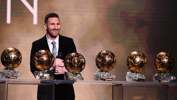 Аргентинский футболист Лионель Месси на церемонии вручения премии Золотой мяч в Париже  - اسپوتنیک افغانستان  