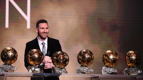 Аргентинский футболист Лионель Месси на церемонии вручения премии Золотой мяч в Париже  - اسپوتنیک افغانستان  