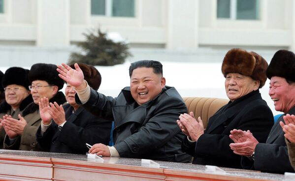 کیم جونگ اون  در مراسم باشکوه ساخت و افتتاح یک شهر جدید در کوریای شمالی  - اسپوتنیک افغانستان  