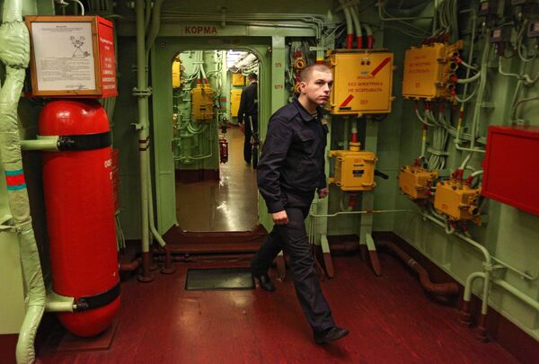 ملوان در هنگام آموزش پرسنل در کشتی رانی موشکی هسته ای «پیتر بزرگ» - اسپوتنیک افغانستان  
