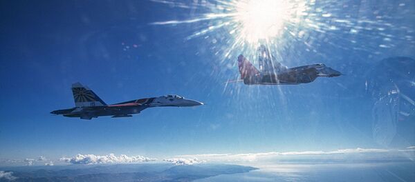 پرواز سوخو-27 برای رهگیری جنگنده های بلجیمی + ویدیو پرواز سوخو-27 برای رهگیری جنگنده های بلجیمی + ویدیو - اسپوتنیک افغانستان