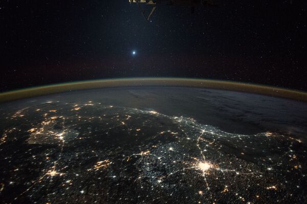 تصویر زهره در شب به تازگی از ایستگاه فضایی بین المللی دریافت شده است. - اسپوتنیک افغانستان  