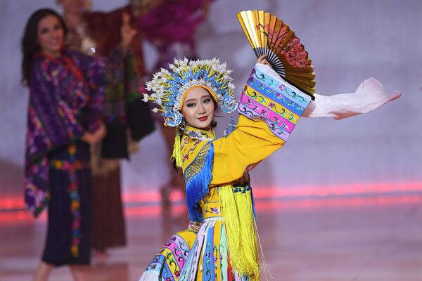   فینال کنکور ملکه زیبایی جهان در لندن/نماینده چین - اسپوتنیک افغانستان  
