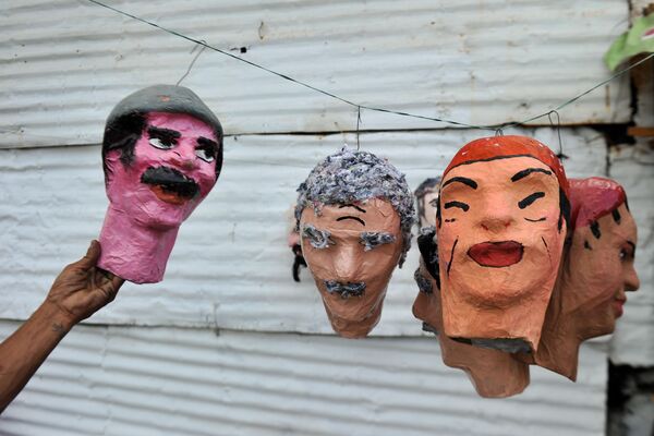 ساخت عروسک های کالی سنتی قدیمی، کلمبیا - اسپوتنیک افغانستان  