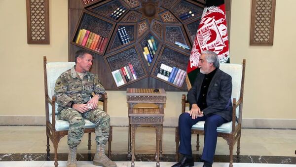 دیدار عبدالله با اسکات میلر پس از اعلان نتیجه ابتدایی انتخابات ریاست جمهوری  - اسپوتنیک افغانستان  