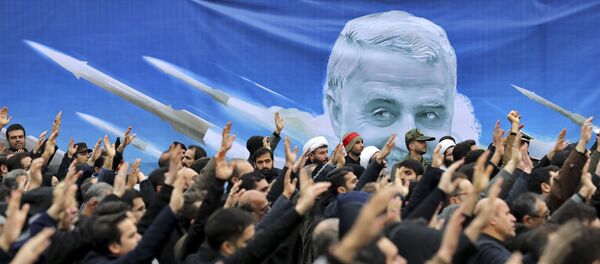 وداع میلیونی تهرانی ها با سردار سلیمانی + تصاویر وداع میلیونی تهرانی ها با سردار سلیمانی + تصاویر - اسپوتنیک افغانستان