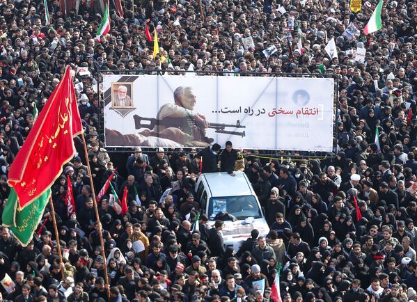 مراسم میلیونی وداع  با پیکر سردارسلیمانی در تهران برگزار شد - اسپوتنیک افغانستان  