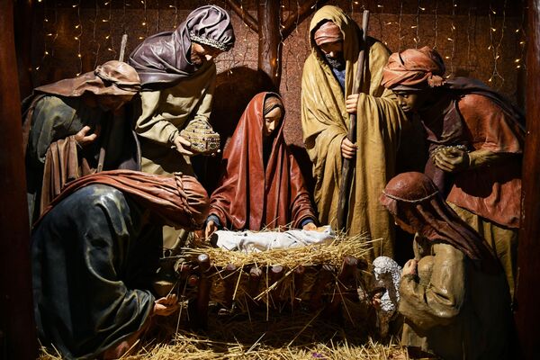 برگزاری جشن کریسمس در کلیسای جامع پترو-پاولوفسکی در سیمفروپل - روسیه - اسپوتنیک افغانستان  