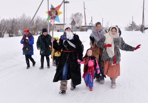 مراسم زمستانی در قصبه قزاق‌نشین چلیابینسک روسیه.
 - اسپوتنیک افغانستان  