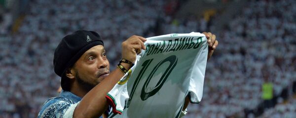 رونالدینیو بازیکن سابق بارسلونا  رونالدینیو بازیکن سابق بارسلونا  - اسپوتنیک افغانستان