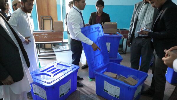 کمیسیون شکایات فیصله‌اش را دربارۀ 300هزار رای به کمیسیون انتخابات نفرستاده است - اسپوتنیک افغانستان  