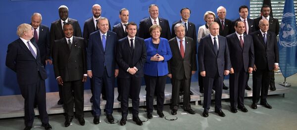 نگرانی مرکل و مکرون از تاخیر پوتین برای عکس یادگاری نشست برلین + ویدئو نگرانی مرکل و مکرون از تاخیر پوتین برای عکس یادگاری نشست برلین + ویدئو - اسپوتنیک افغانستان