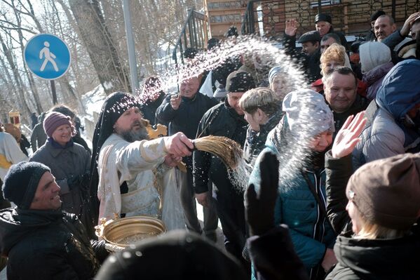 برگزاری مراسم غسل تعمید در شهرهای روسیه/ جمهوری آدیغیه - اسپوتنیک افغانستان  