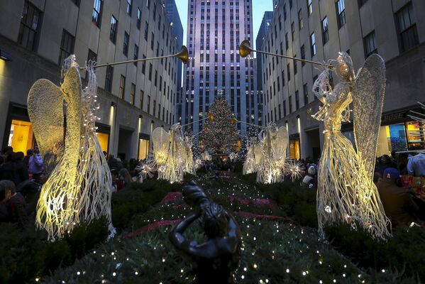 Рождественская ель у Рокфеллер-центра в Нью-Йорке - اسپوتنیک افغانستان  