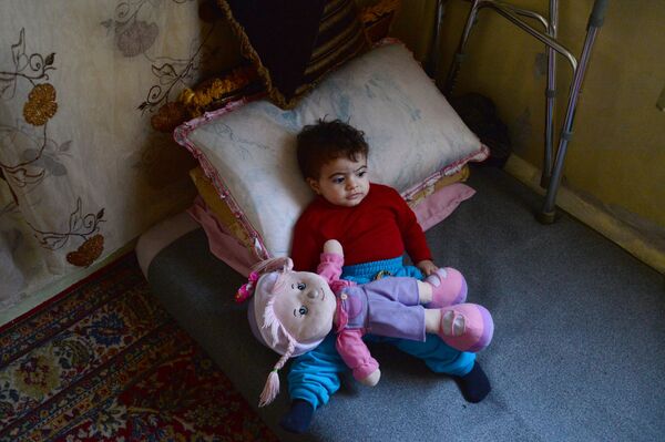 طفل اواره در منطقه یرموک در دمشق - اسپوتنیک افغانستان  