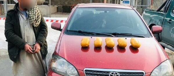 بازداشت یک قاچاقبر مواد مخدر توسط پولیس کابل - اسپوتنیک افغانستان  