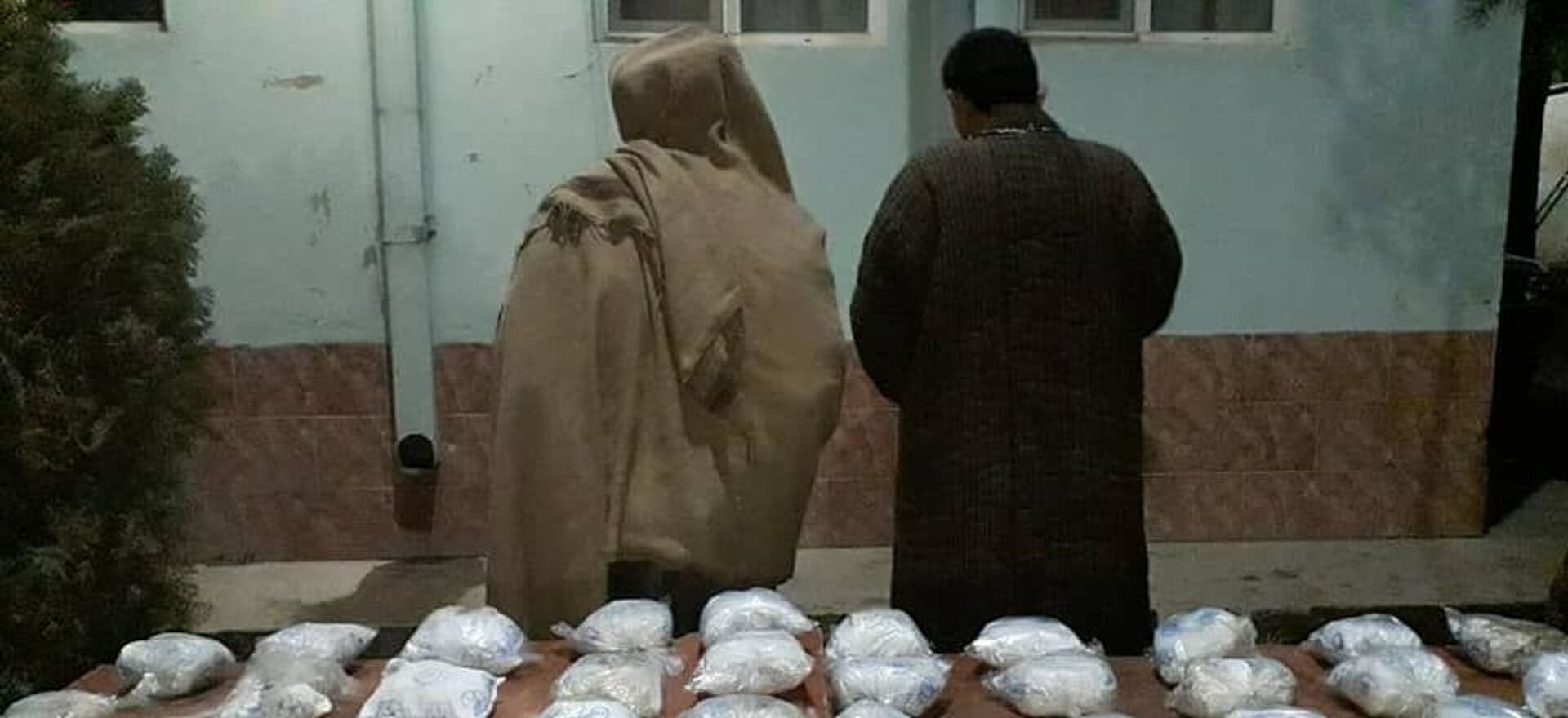 دستگیری دو تن در پیوند به قاچاق چهارده ونیم کیلوگرام هیروئین  - اسپوتنیک افغانستان  , 1920, 24.01.2020