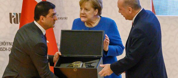 تحفه اردوغان به مرکل تحفه اردوغان به مرکل - اسپوتنیک افغانستان