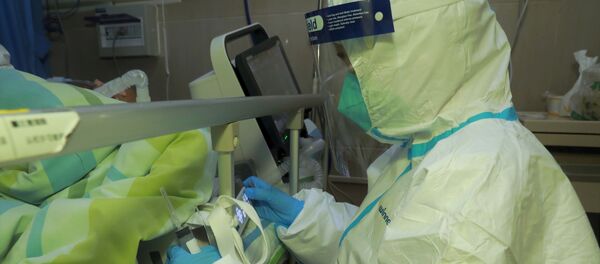 استفاده از ربات برای درمان بیمارمبتلا به کرونا ویروس در آمریکا استفاده از ربات برای درمان بیمارمبتلا به کرونا ویروس در آمریکا - اسپوتنیک افغانستان