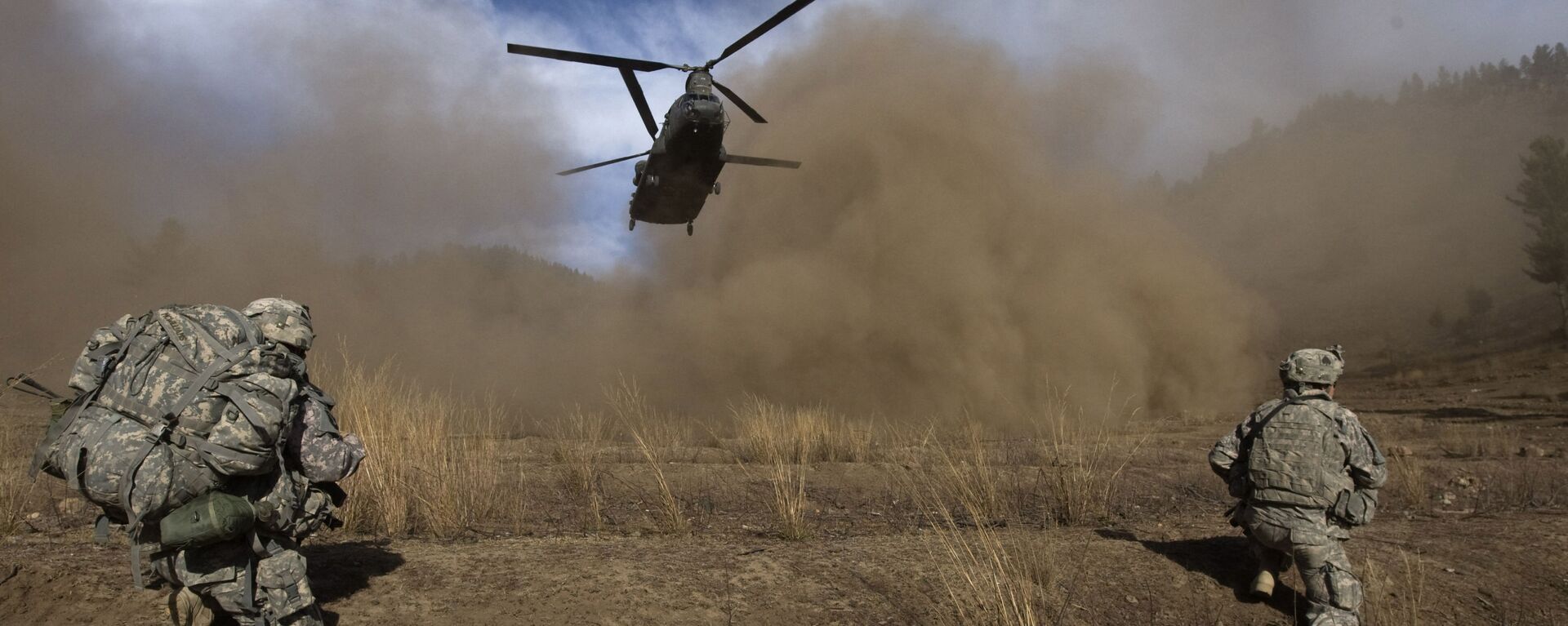 Вертолет CH-47 Chinook ВВС США  в Афганистане  - اسپوتنیک افغانستان  , 1920, 19.03.2024
