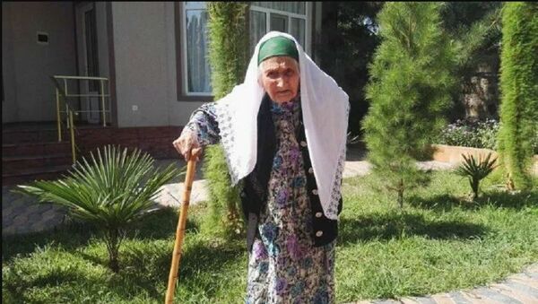 پیرترین زن جهان در تاجکستان درگذشت - اسپوتنیک افغانستان  