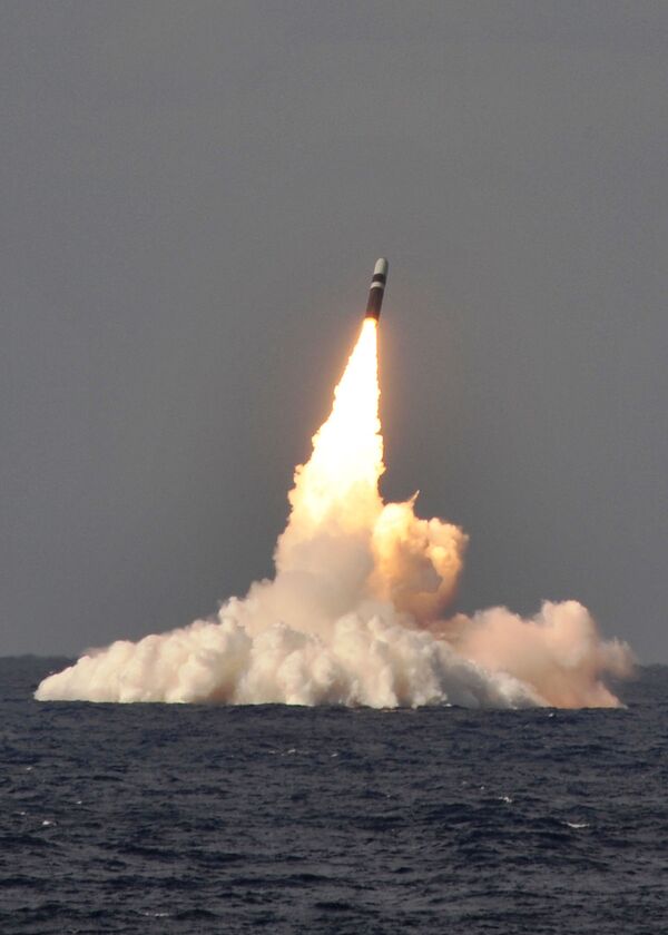 پرتاب موشک Trident II D-5 از زیر دریایی USS West Virginia - اسپوتنیک افغانستان  