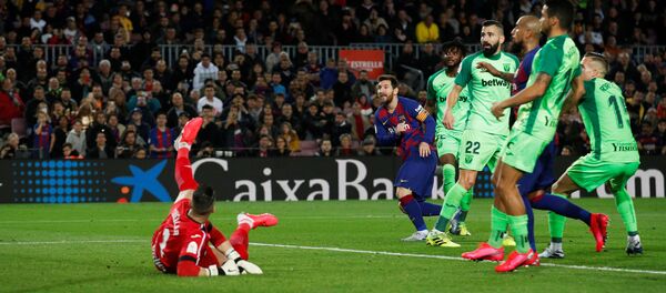 Лионель Месси забивает свой третий гол - اسپوتنیک افغانستان  