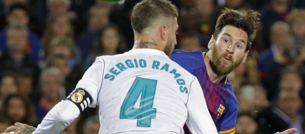 El capitán del Real Madrid, Sergio Ramos, y el capitán del Barcelona, Lionel Messi, durante 'El Clásico' El capitán del Real Madrid, Sergio Ramos, y el capitán del Barcelona, Lionel Messi, durante 'El Clásico' - اسپوتنیک افغانستان