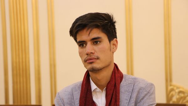 رامین مظهر، شاعر اهل افغانستان - اسپوتنیک افغانستان  