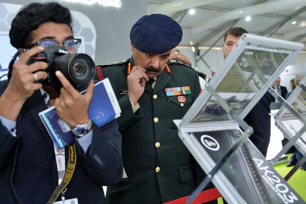 اشتراک کنندگان در نمایشگاه بین‌المللی دفاعی هند - اسپوتنیک افغانستان  