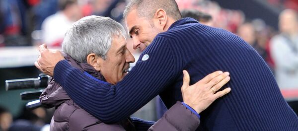 Тренеры футбольных команд Гаиско Гаритано и Энрике Сетьен - اسپوتنیک افغانستان  