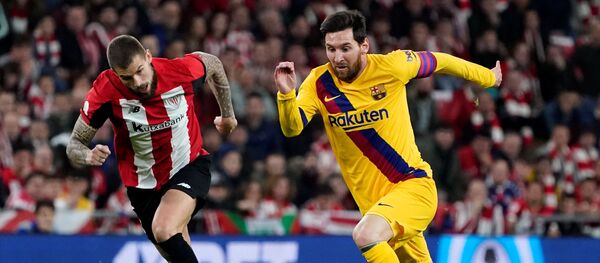 Игрок команды FC Barcelona Лионель Месси во время матча с Athletic Bilbao Игрок команды FC Barcelona Лионель Месси во время матча с Athletic Bilbao - اسپوتنیک افغانستان