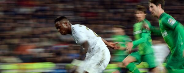 Футболист Винисиус Жуниор во время матча между командами Реал Мадрид и Реал Сосьедад в Мадриде Футболист Винисиус Жуниор во время матча между командами Реал Мадрид и Реал Сосьедад в Мадриде - اسپوتنیک افغانستان