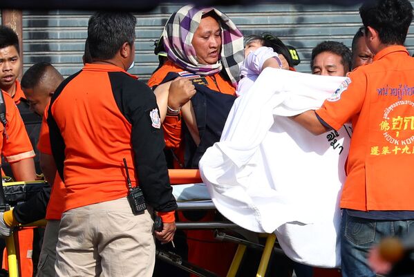 تیراندازی در یک مرکز خرید در تایلند ده کشته و زخمی برجا گذاشت
 - اسپوتنیک افغانستان  