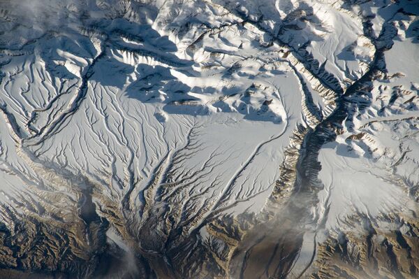 رودخانه ها و برف در هیمالیا در سرحد هند و چین - اسپوتنیک افغانستان  