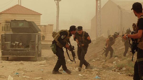 آمادگی شبه نظامین عراق برای مسدود ساختن آخرین مسیر بزرگ تامیناتی داعش در موصل - اسپوتنیک افغانستان  