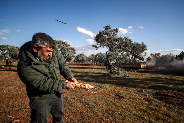 پرتاب موشک از راه دور در روستاهای ادلب - اسپوتنیک افغانستان  
