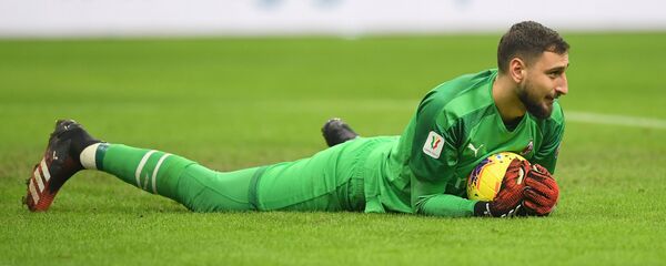 Вратарь ФК Милан Джанлуиджи Доннарумма во время матча с ФК Ювентус Вратарь ФК Милан Джанлуиджи Доннарумма во время матча с ФК Ювентус - اسپوتنیک افغانستان