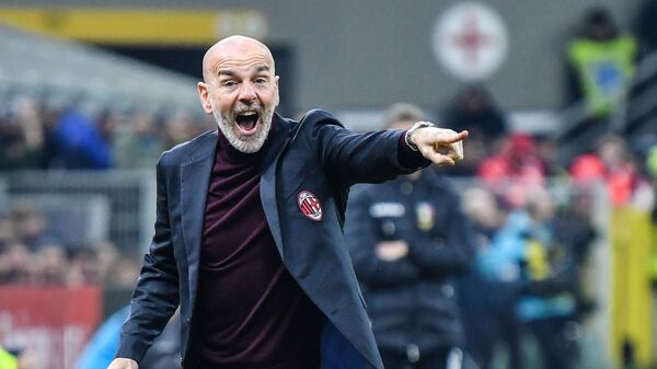 Главный тренер Стефано Пиоли дает указания во время матча Милан-Ювентус - اسپوتنیک افغانستان  
