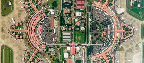 میدان هوایی بین‌المللی سوئکارنو-هتا در اندونیزیا
 - اسپوتنیک افغانستان  