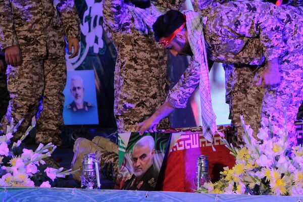 مراسم چهلمین روز درگذشت قاسم سلیمانی فرمانده قدس سپاه پاسداران ایران - اسپوتنیک افغانستان  