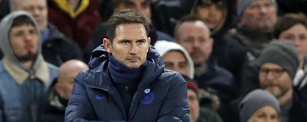 Главный тренер «Челси» Фрэнк Лэмпард во время футбольного матча английской Премьер-лиги между «Челси» и «Манчестер Юнайтед» Главный тренер «Челси» Фрэнк Лэмпард во время футбольного матча английской Премьер-лиги между «Челси» и «Манчестер Юнайтед» - اسپوتنیک افغانستان