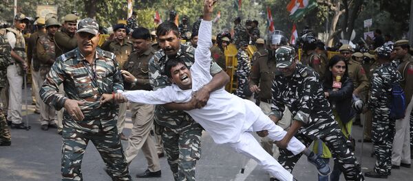 کشته شدن 5 تن در اعتراضات علیه قانون جدید در دهلی نو کشته شدن 5 تن در اعتراضات علیه قانون جدید در دهلی نو - اسپوتنیک افغانستان