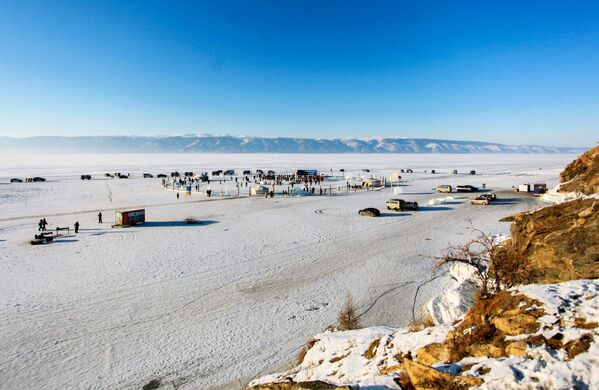 مسابقه بین‌المللی مجسمه های یخی در دریاچه بایکال - اسپوتنیک افغانستان  