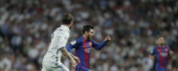 Barselonanın hücumçusu Lionel Messi və Madrid Realının müdafiəçisi Serxio Ramos Barselonanın hücumçusu Lionel Messi və Madrid Realının müdafiəçisi Serxio Ramos - اسپوتنیک افغانستان