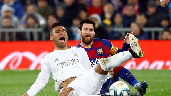 Каземиро и Лионель Месси в матче с Барселона - Реал Мадрид - اسپوتنیک افغانستان  