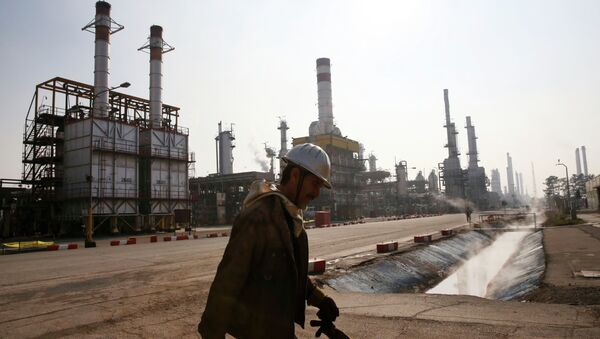 ایران فروش نفت سنگین را در بهار آغاز می کند - اسپوتنیک افغانستان  